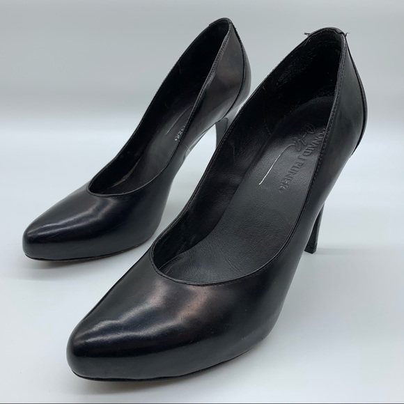 **SOLD**Donald J Pliner Black Stiletto Pumps - Picture 3 of 8